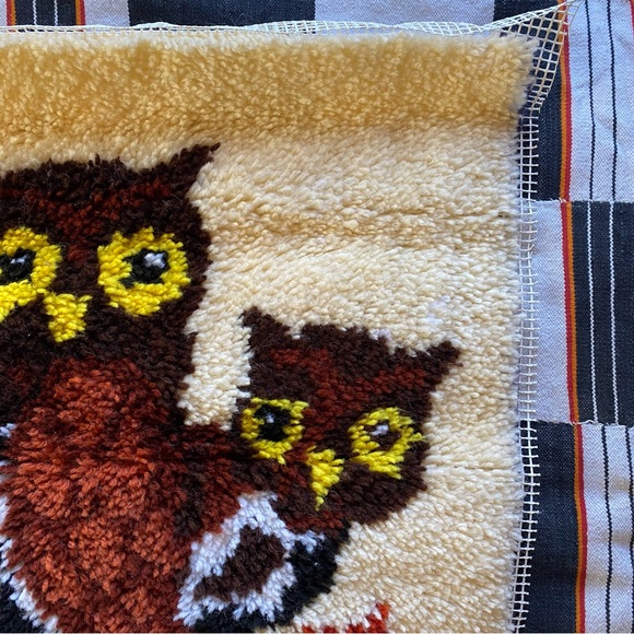 Vintage Latch Hook Owls Wall hanging. Large. Folk art. Textile art. Great shape! - Picture 3 of 6